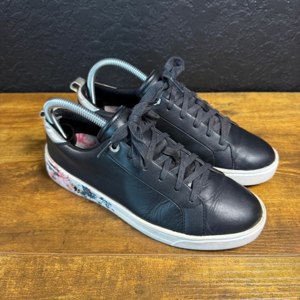 Ted Baker Roulyy Black Leather Floral Fashion Sneakers Womens 7‎ EU 37.5